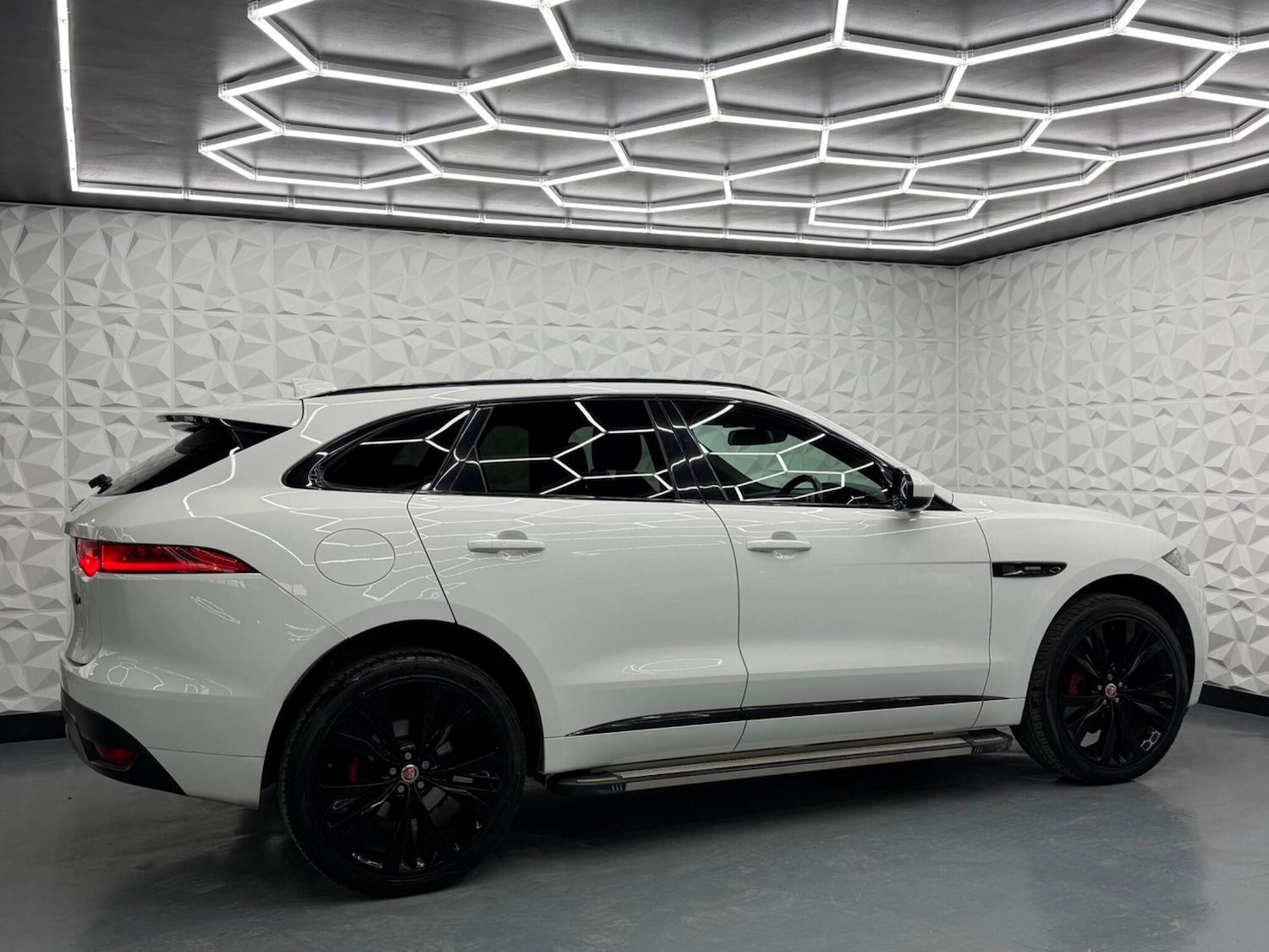 Used Jaguar F-Pace for sale - 77853732: Photo 13