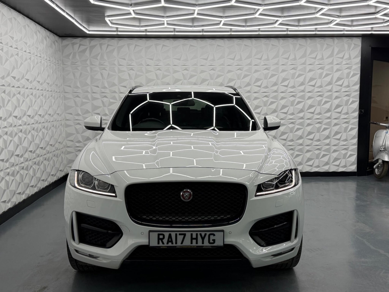 Used Jaguar F-Pace for sale - 77853732: Photo 4