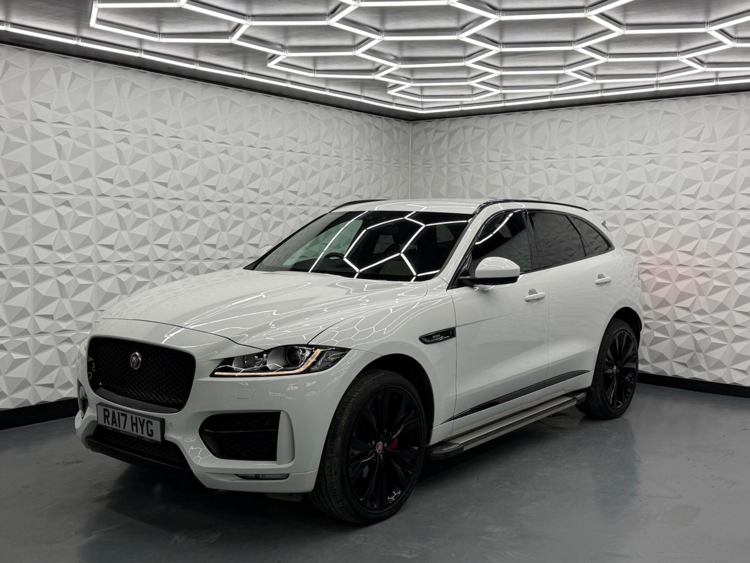 Used Jaguar F-Pace for sale - 77853732: Photo 5