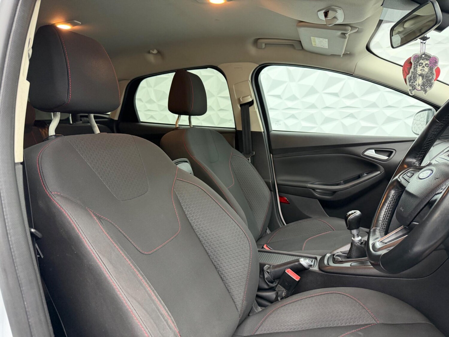 Used Ford Focus 2015 for sale - 77613837: Photo 16