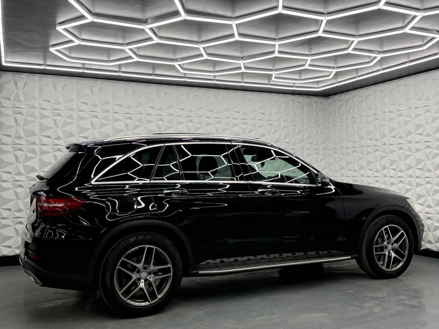 Used Mercedes-Benz GLC 2015 for sale - 77612571: Photo 11