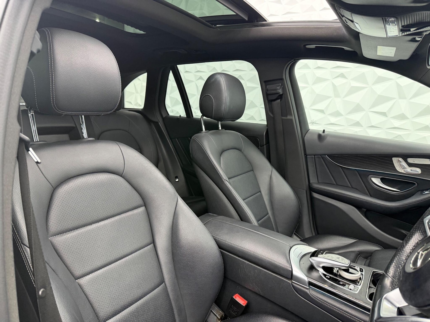 Used Mercedes-Benz GLC 2015 for sale - 77612571: Photo 17