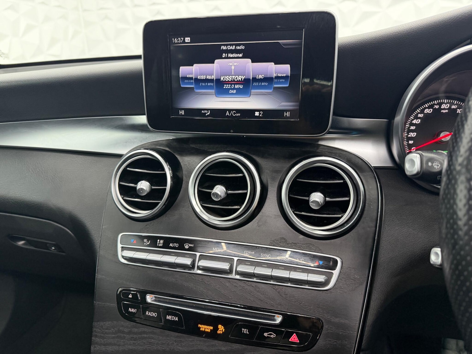 Used Mercedes-Benz GLC 2015 for sale - 77612571: Photo 19