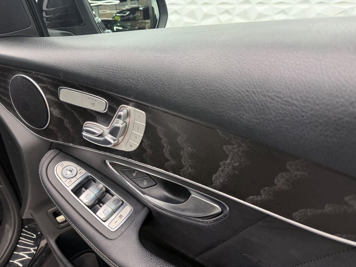 Used Mercedes-Benz GLC 2015 for sale - 77612571: Photo 20