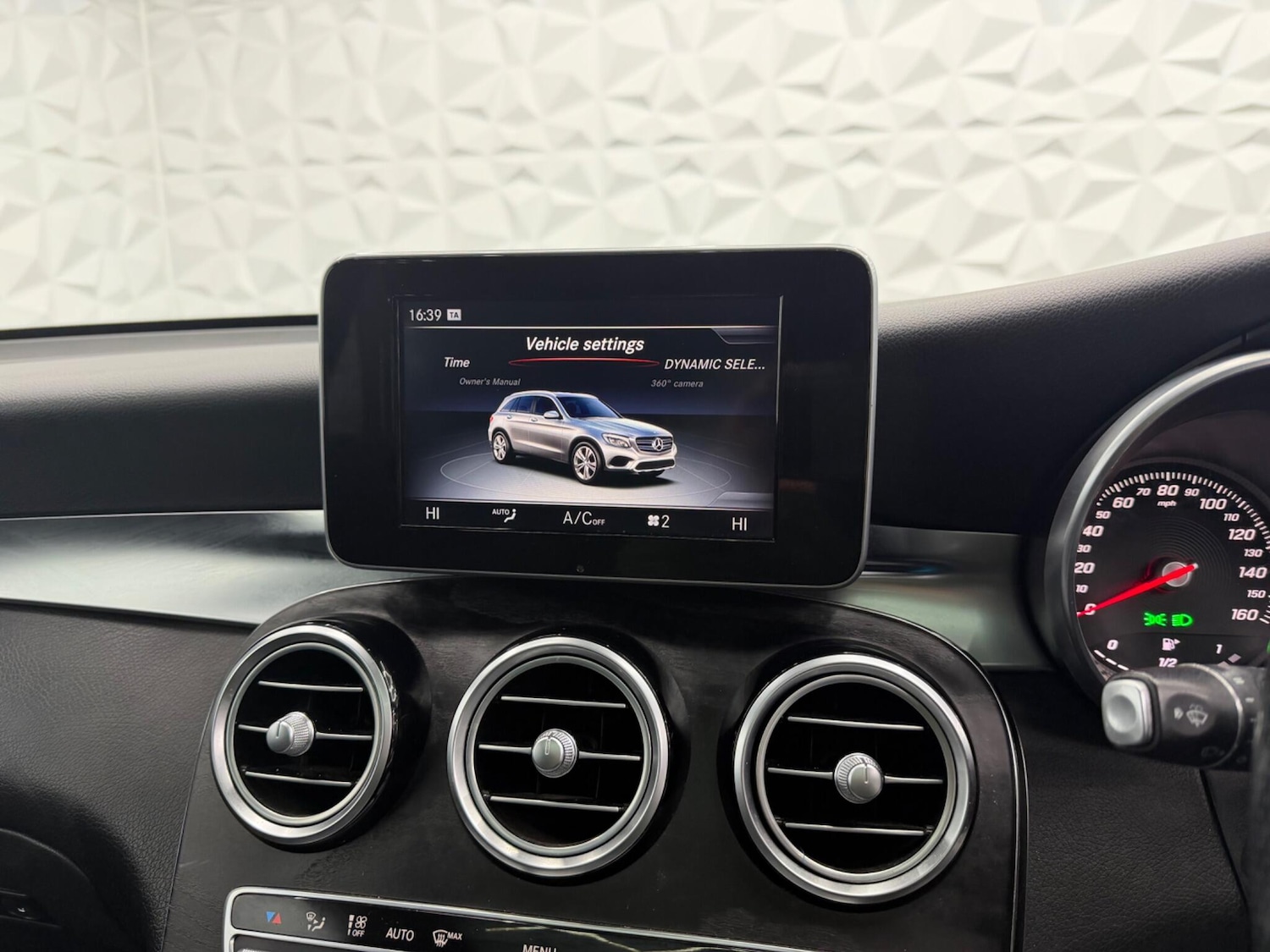 Used Mercedes-Benz GLC 2015 for sale - 77612571: Photo 26