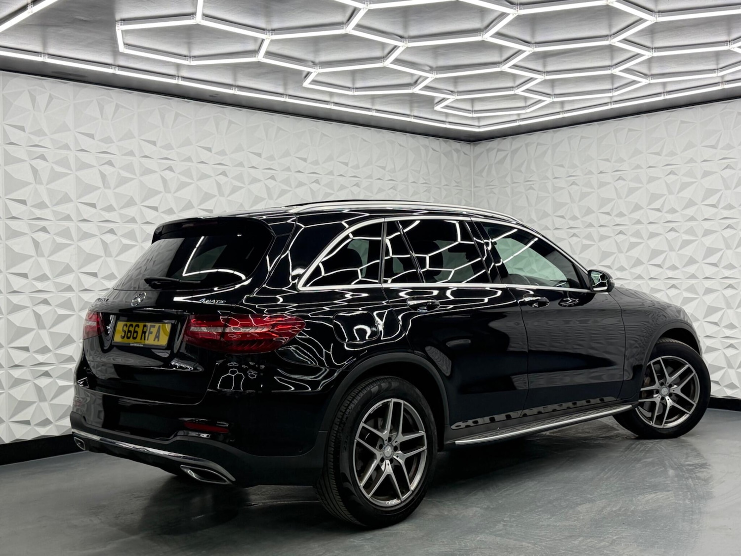 Used Mercedes-Benz GLC 2015 for sale - 77612571: Photo 3