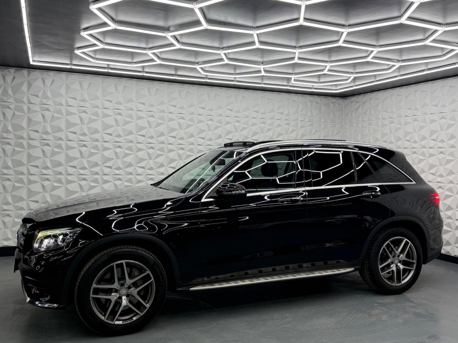 Used Mercedes-Benz GLC 2015 for sale - 77612571: Photo 6