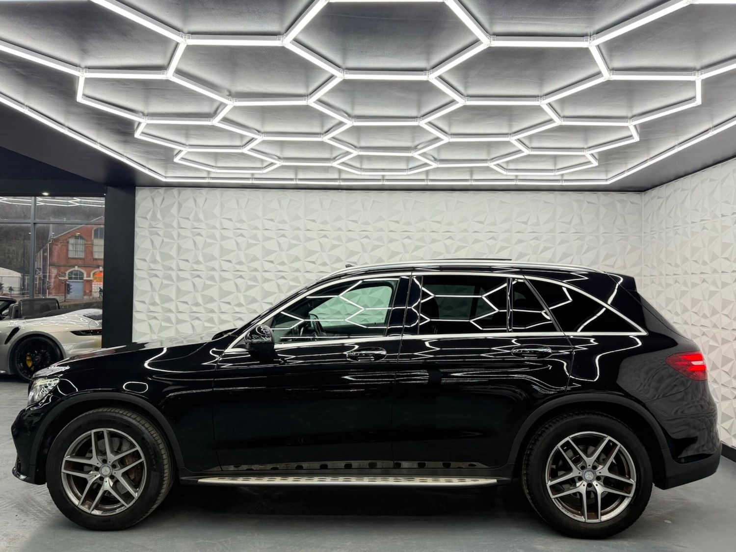 Used Mercedes-Benz GLC 2015 for sale - 77612571: Photo 8