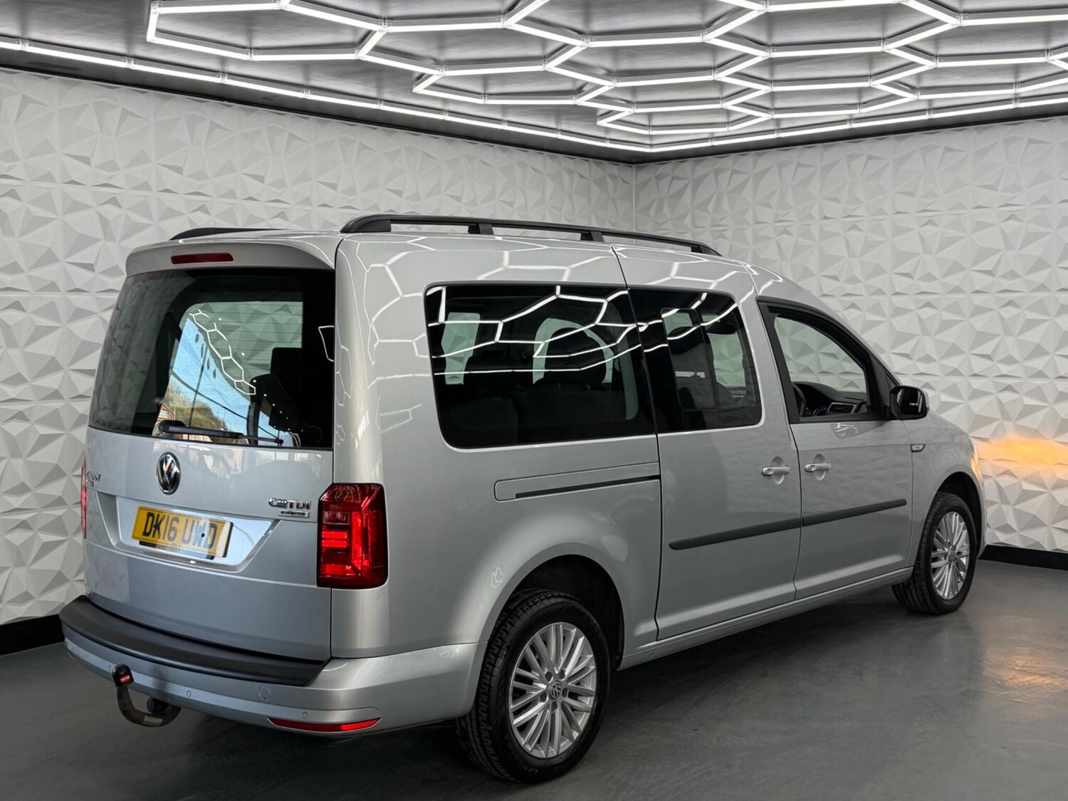 Used Volkswagen Caddy Maxi Life 2016 for sale - 77784048: Photo 12