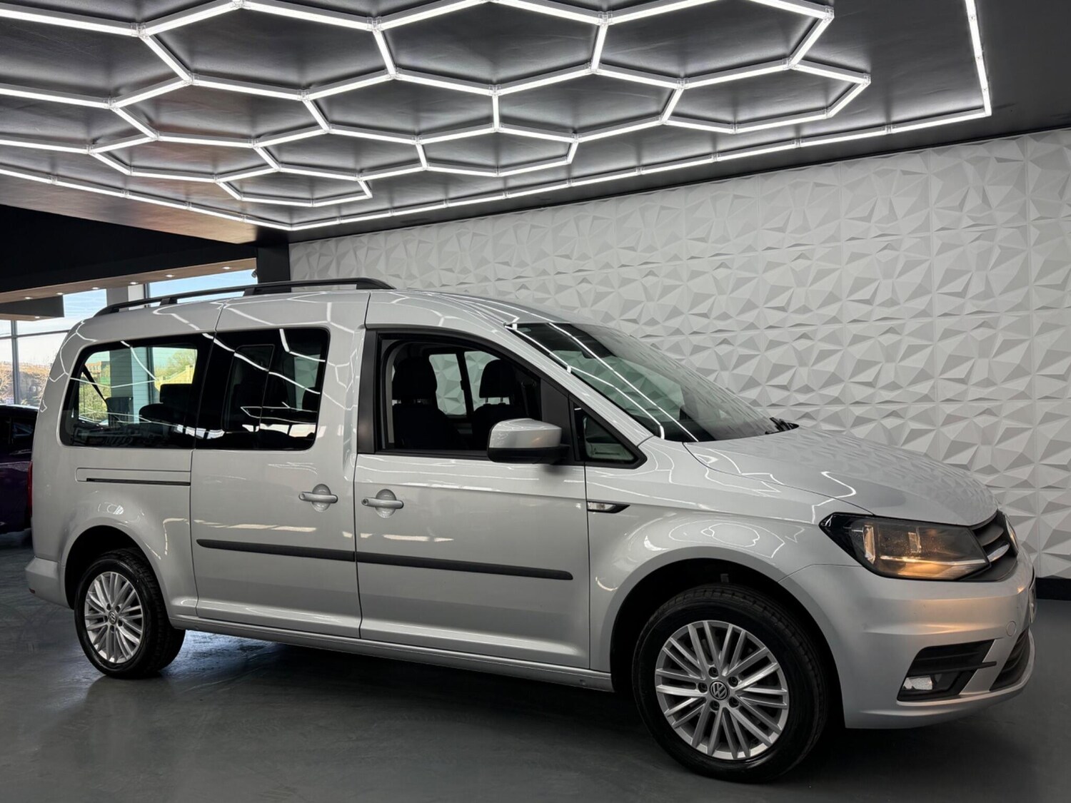 Used Volkswagen Caddy Maxi Life 2016 for sale - 77784048: Photo 13