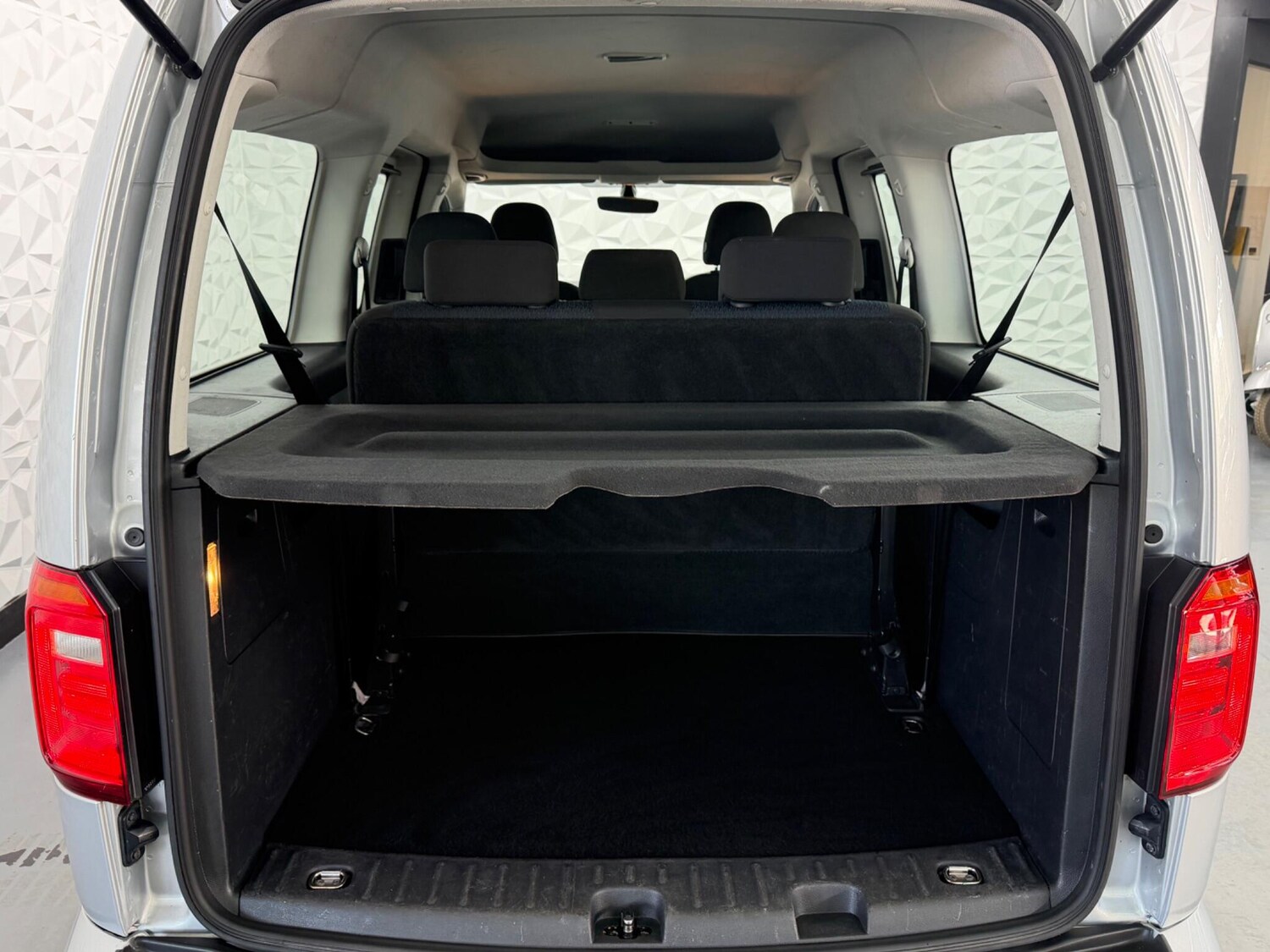 Used Volkswagen Caddy Maxi Life 2016 for sale - 77784048: Photo 14