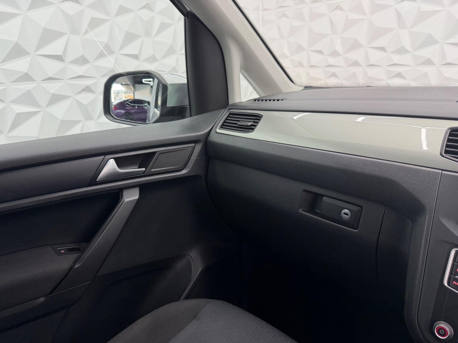 Used Volkswagen Caddy Maxi Life 2016 for sale - 77784048: Photo 23