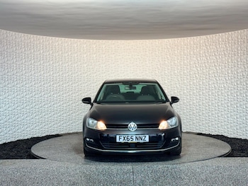 Used Volkswagen Golf 2015 for sale - 78536102: Photo