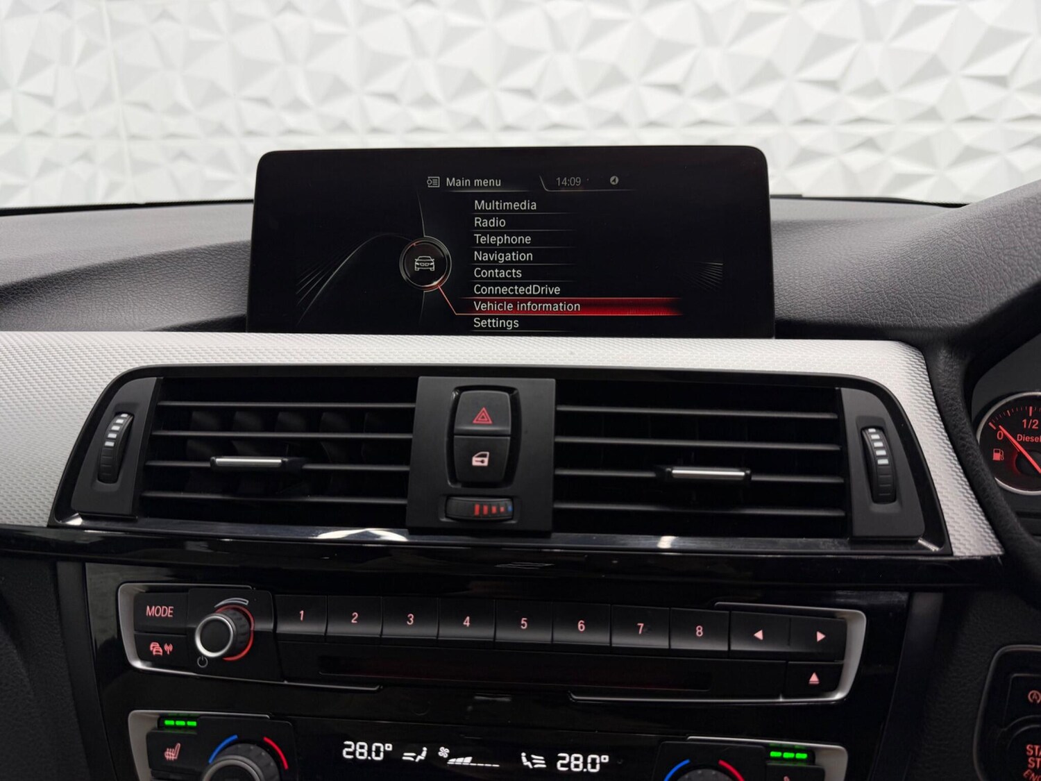 Used BMW 4 Series 2016 for sale - 77613845: Photo 21