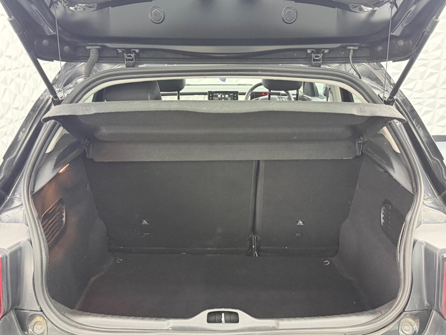 Used Citroen C4 Cactus 2017 for sale - 77613825: Photo 15