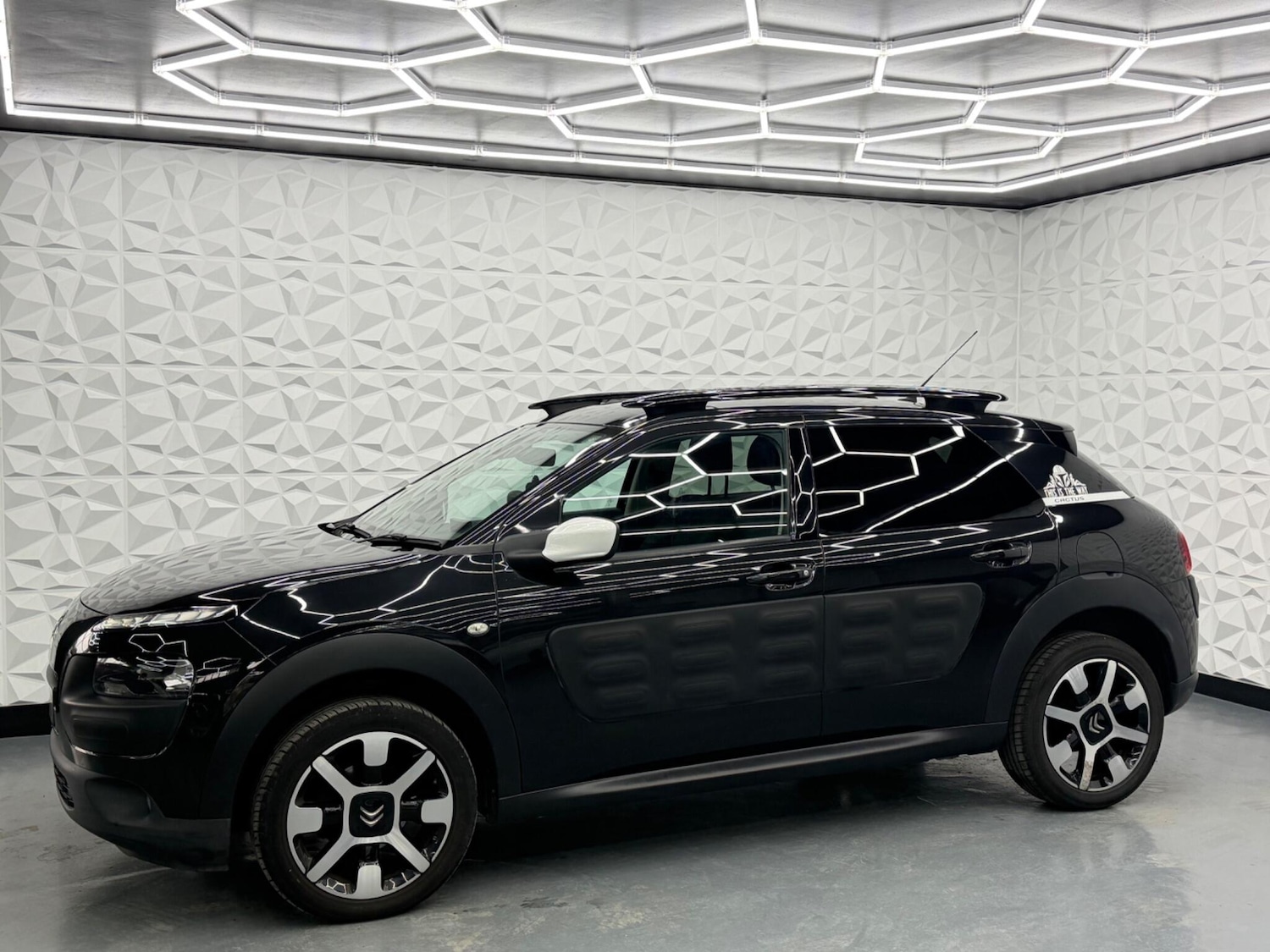 Used Citroen C4 Cactus 2017 for sale - 77613825: Photo 6