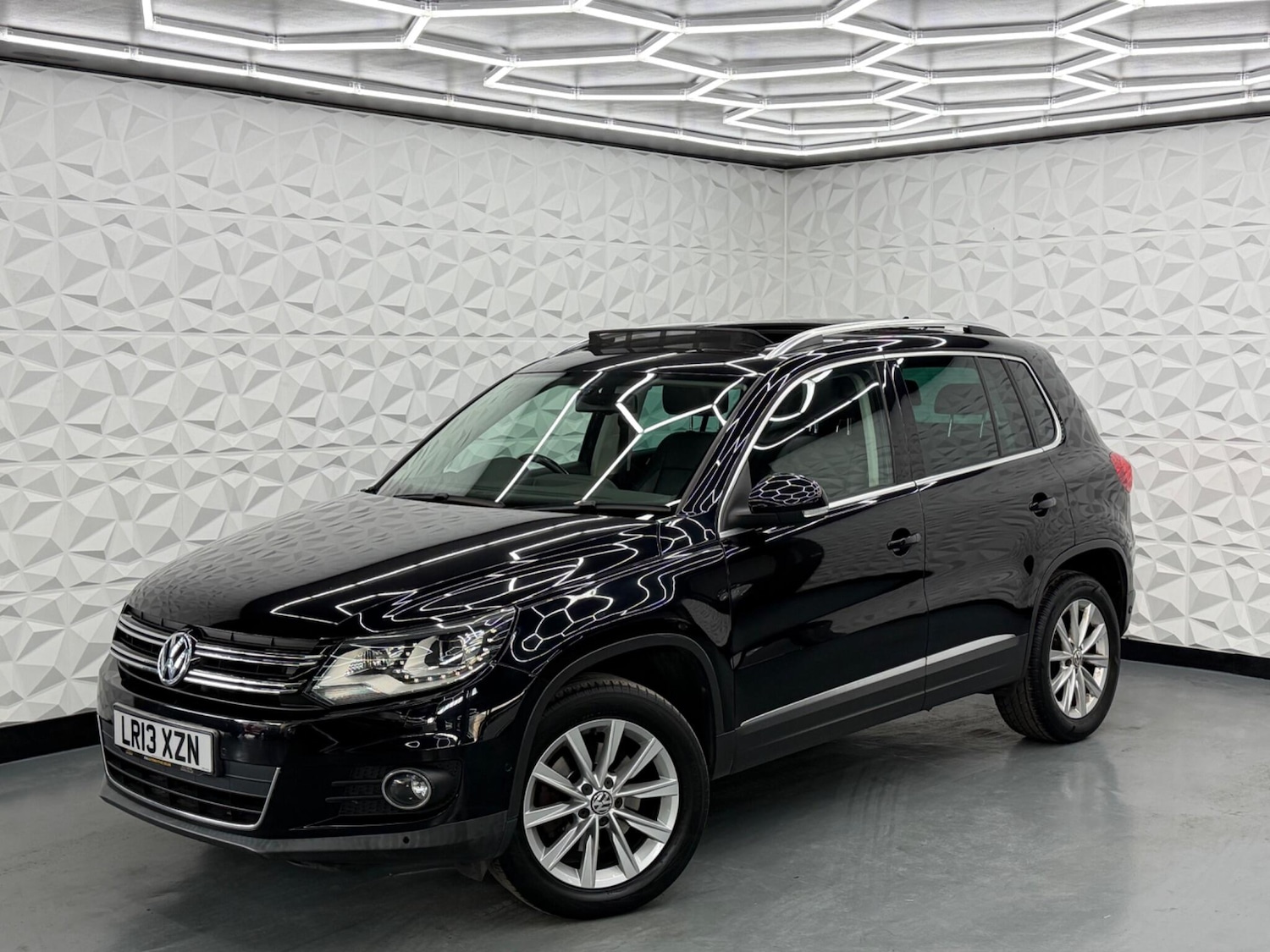 Used Volkswagen Tiguan 2013 for sale - 78204573: Photo 1