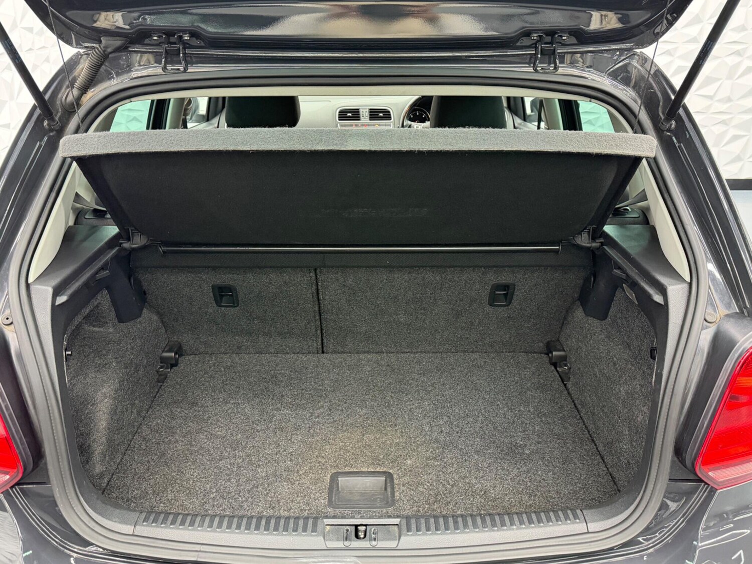 Used Volkswagen Polo 2014 for sale - 77613815: Photo 14