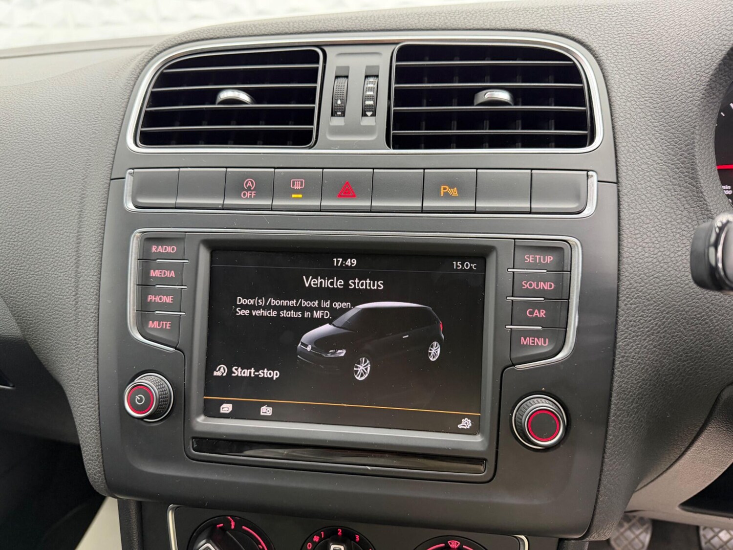 Used Volkswagen Polo 2014 for sale - 77613815: Photo 23