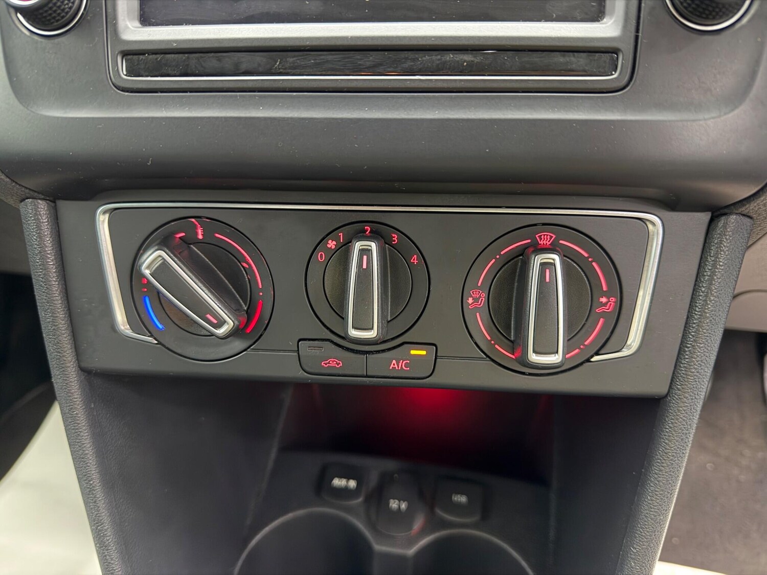 Used Volkswagen Polo 2014 for sale - 77613815: Photo 26