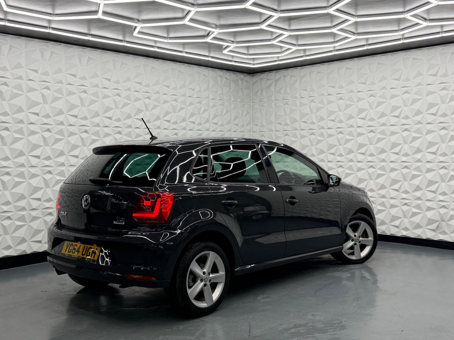 Used Volkswagen Polo 2014 for sale - 77613815: Photo 3