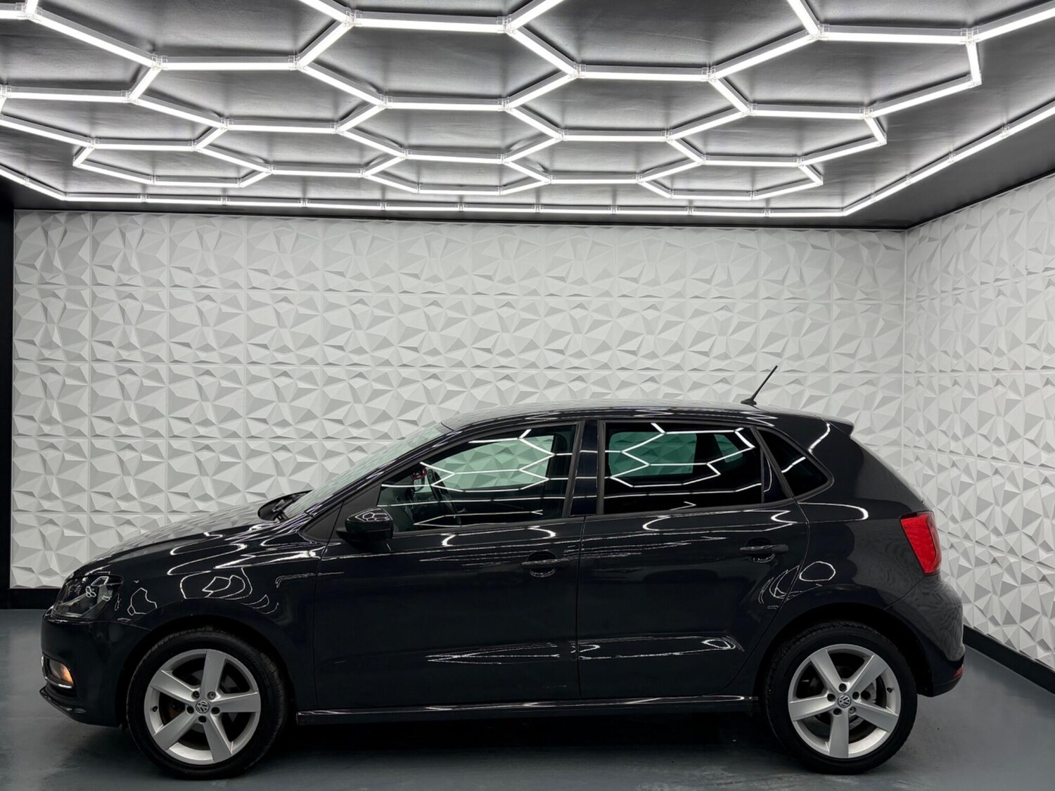 Used Volkswagen Polo 2014 for sale - 77613815: Photo 8