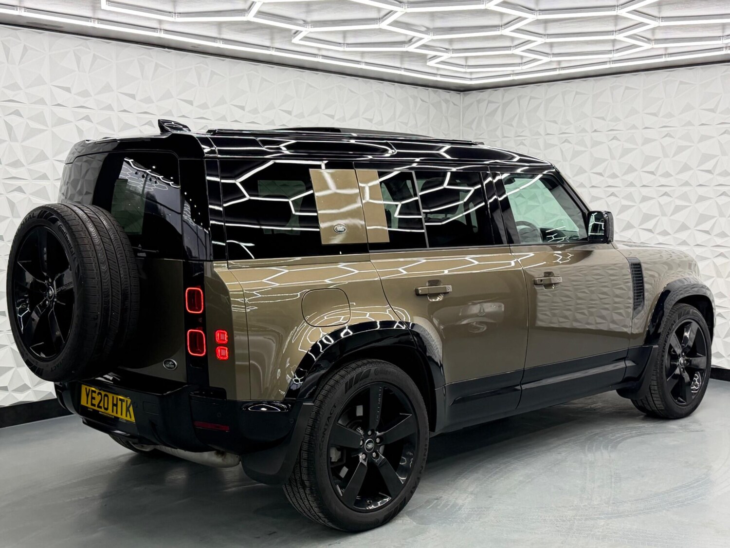 Used Land Rover Defender 2020 for sale - 77613823: Photo 13