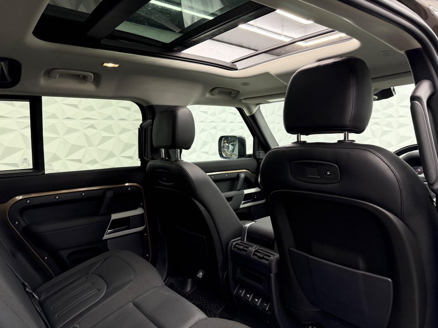 Used Land Rover Defender 2020 for sale - 77613823: Photo 22