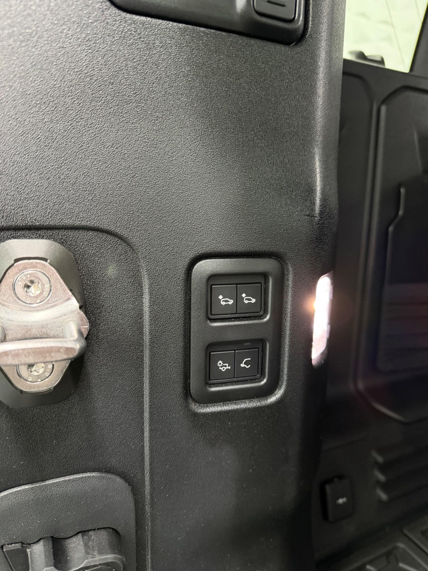 Used Land Rover Defender 2020 for sale - 77613823: Photo 25