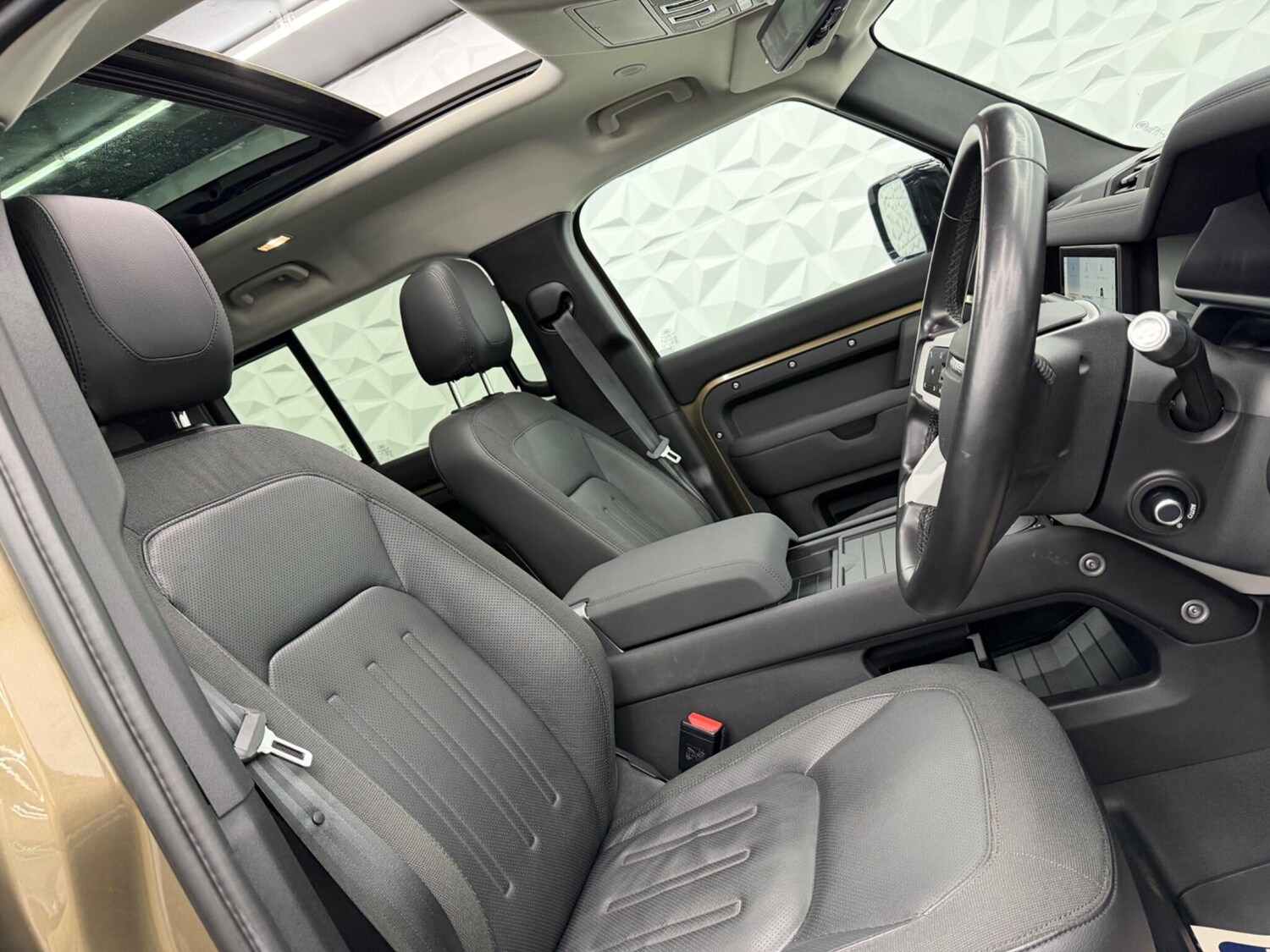 Used Land Rover Defender 2020 for sale - 77613823: Photo 31