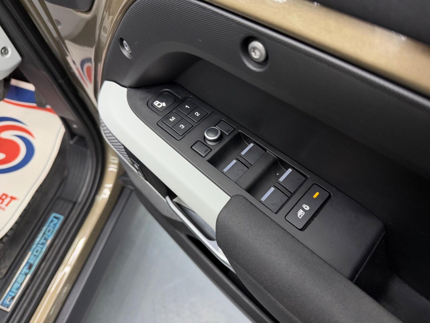 Used Land Rover Defender 2020 for sale - 77613823: Photo 32