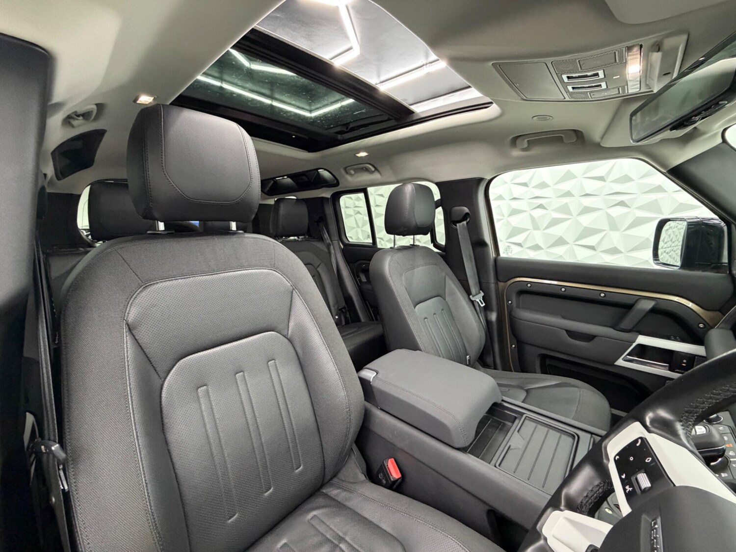 Used Land Rover Defender 2020 for sale - 77613823: Photo 37