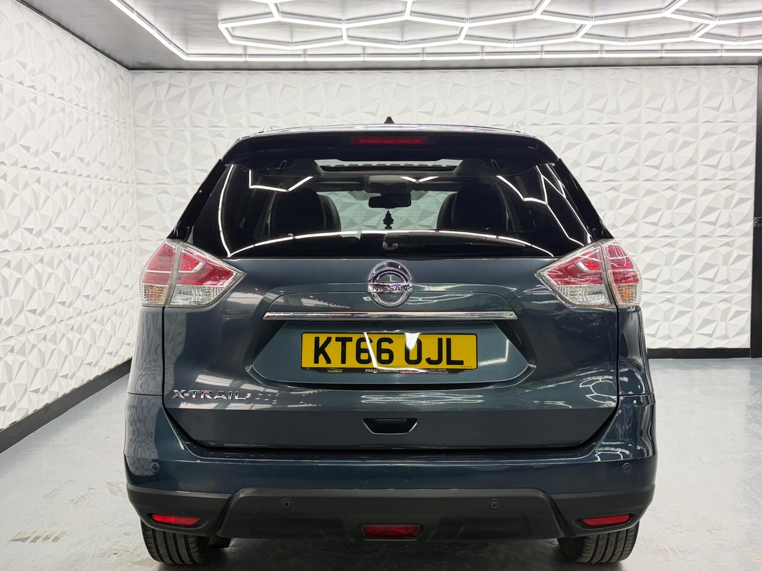 Used Nissan X-Trail 2017 for sale - 77613832: Photo 11