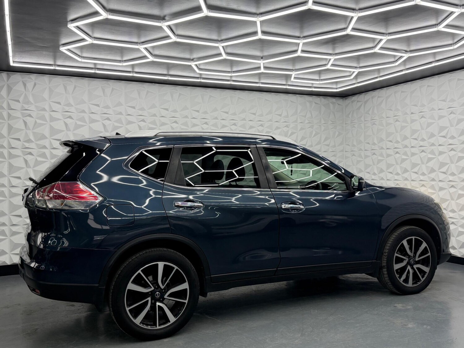 Used Nissan X-Trail 2017 for sale - 77613832: Photo 9