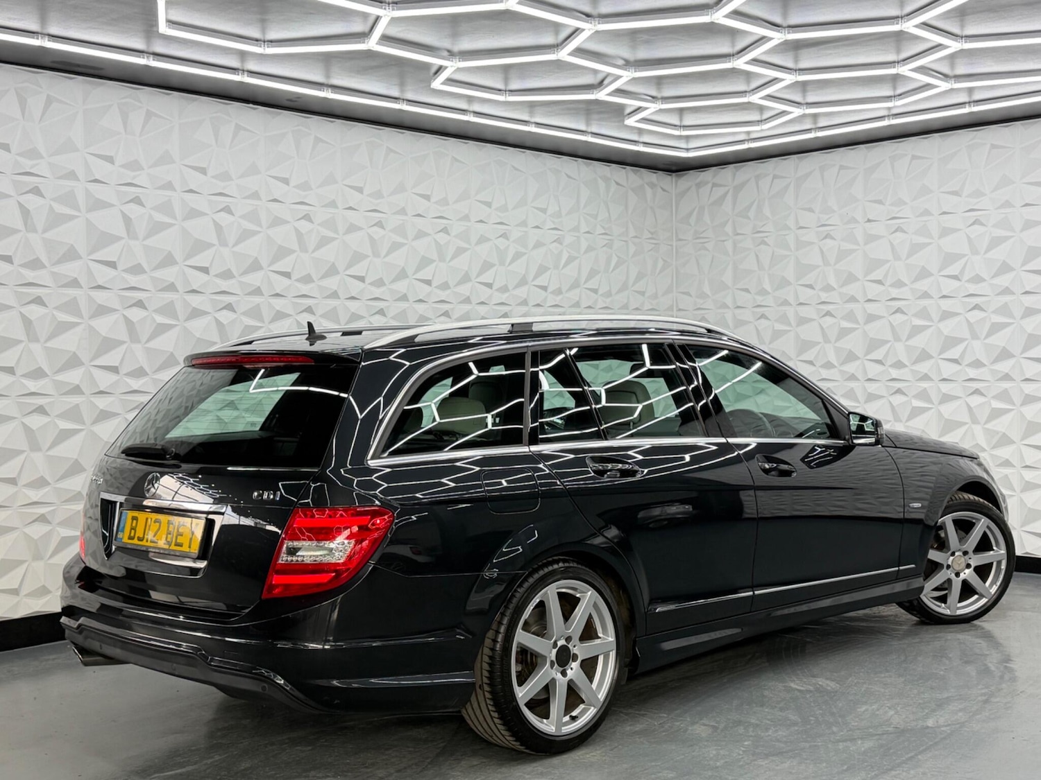 Used Mercedes-Benz C Class for sale - 77722703: Photo 3