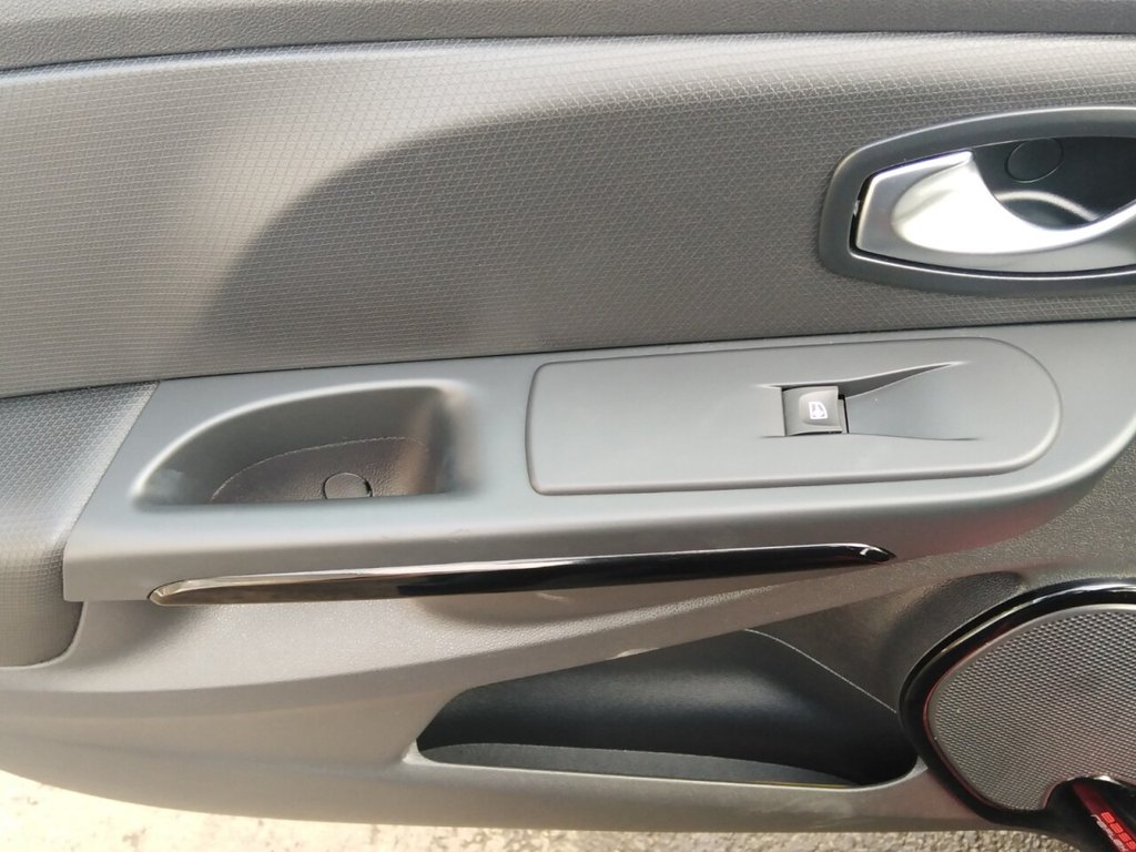 Used Renault Clio 2016 for sale - 77231931: Photo 15