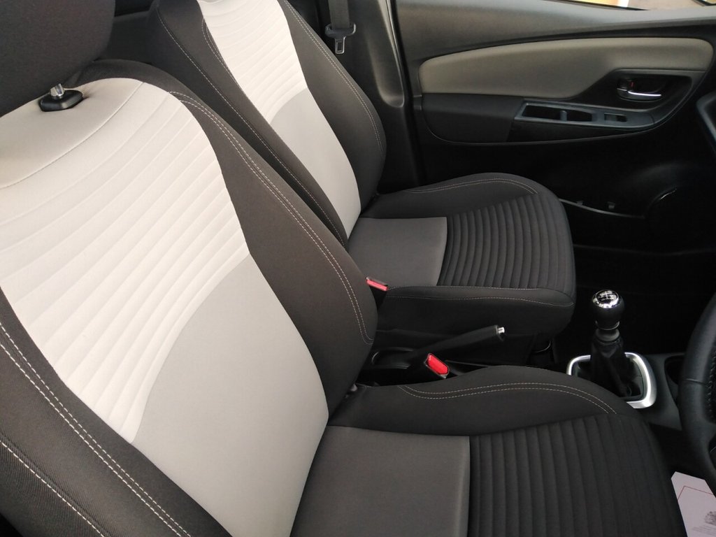 Used Toyota Yaris 2019 for sale - 77231930: Photo 12