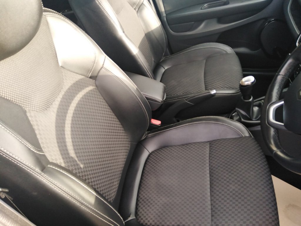 Used Renault Clio 2017 for sale - 75936970: Photo 13