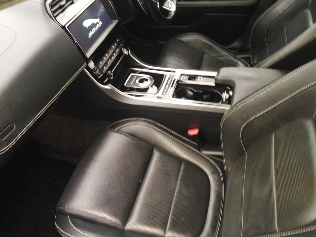 Used Jaguar XE 2018 for sale - 76350629: Photo 20