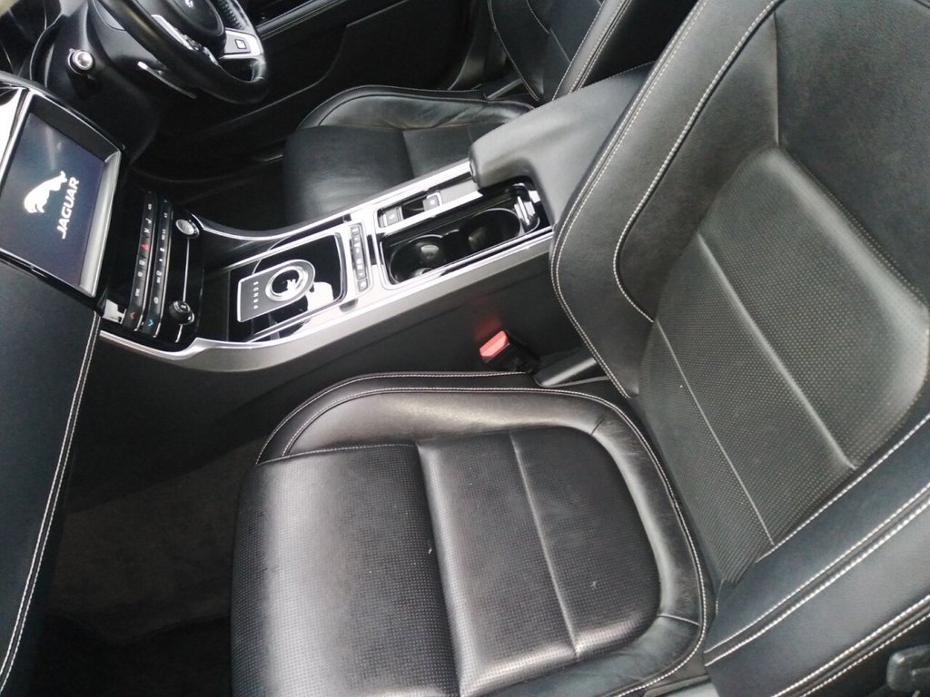 Used Jaguar XE 2018 for sale - 76350629: Photo 21