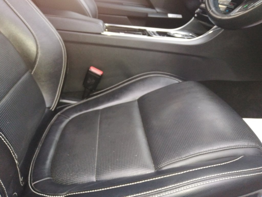 Used Jaguar XE 2018 for sale - 76350629: Photo 26