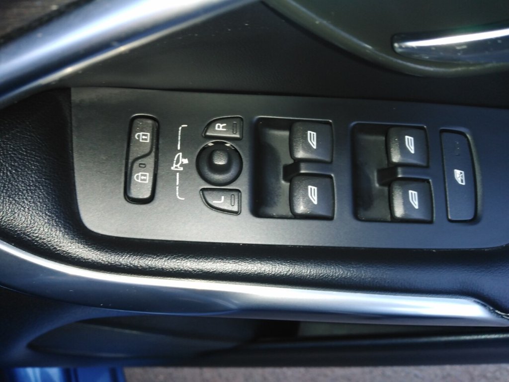 Used Volvo V40 2016 for sale - 76647682: Photo 20