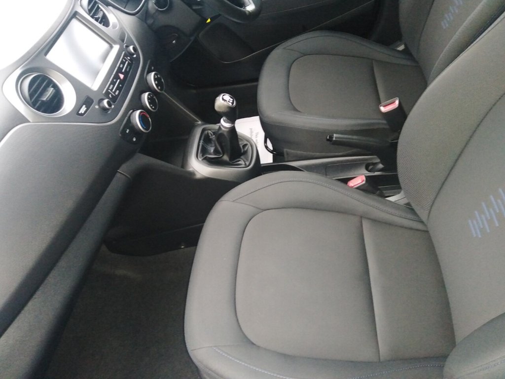 Used Hyundai i10 2018 for sale - 76574739: Photo 19