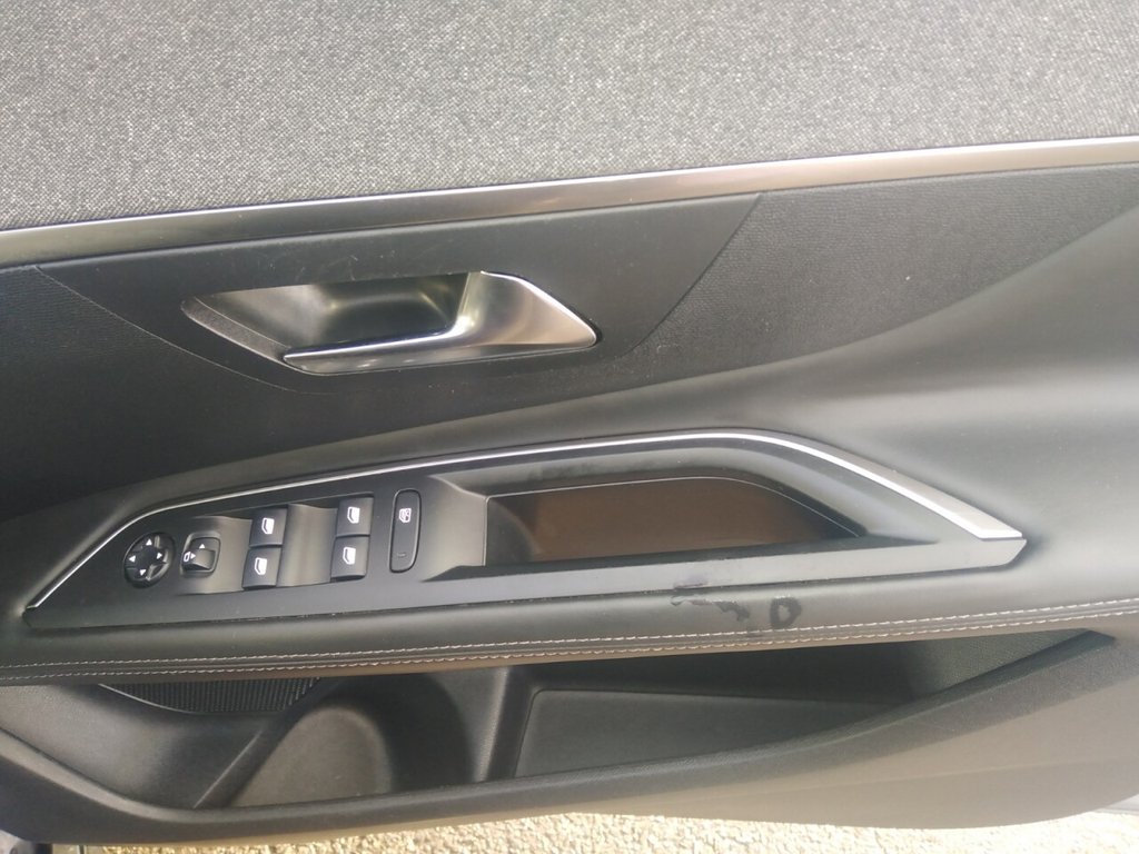 Used Peugeot 3008 2018 for sale - 76647680: Photo 15