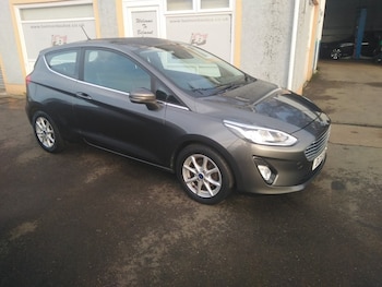 Used Ford Fiesta 2018 for sale - 76740650: Photo
