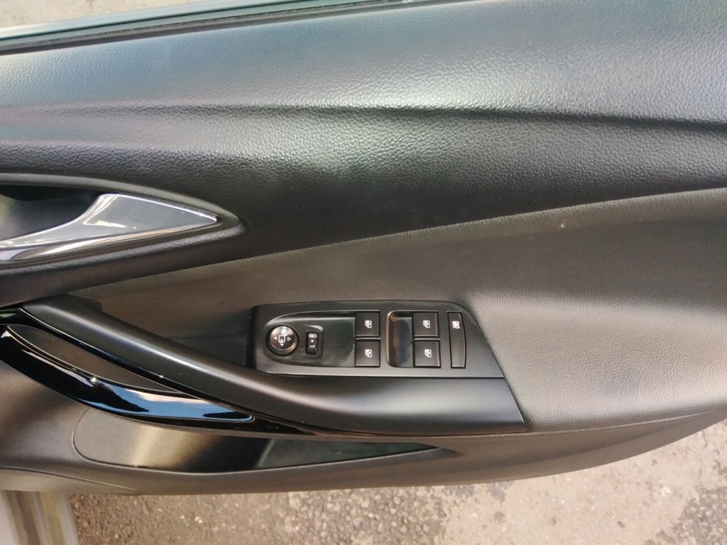 Used Vauxhall Astra 2018 for sale - 76647752: Photo 16