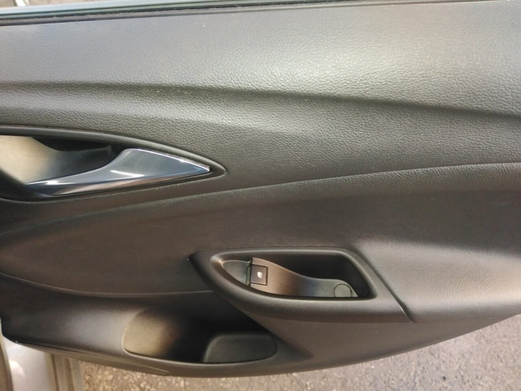 Used Vauxhall Astra 2018 for sale - 76647752: Photo 19