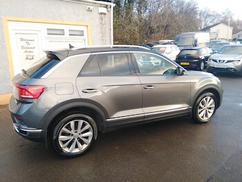 Used Volkswagen T-Roc 2019 for sale - 76574747: Photo