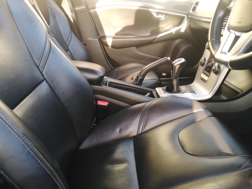 Used Volvo V40 2018 for sale - 76740606: Photo 15