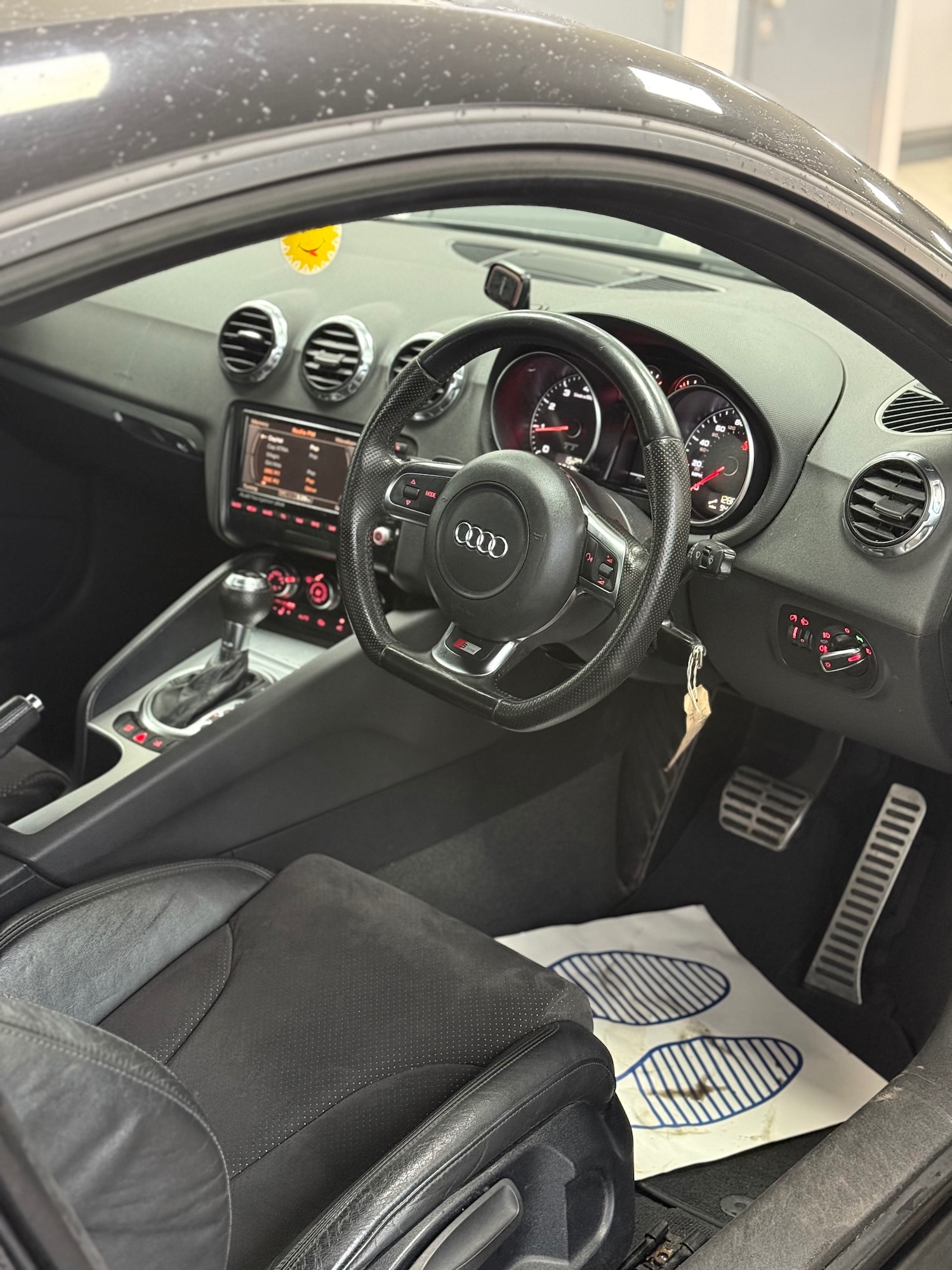 Used Audi TT 2010 for sale - 77210411: Photo 10